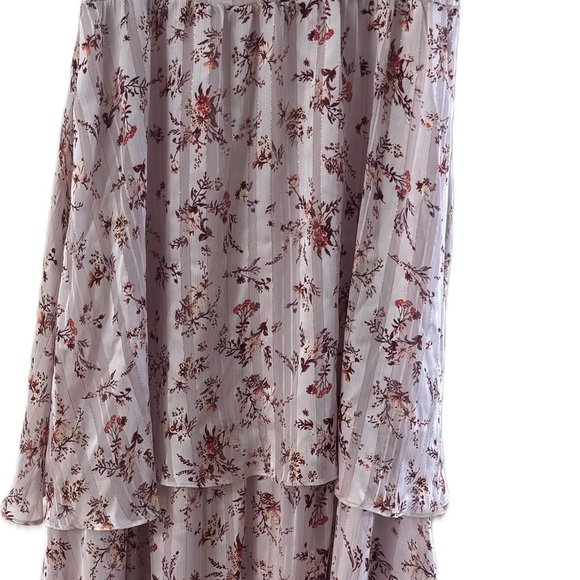 Tiered dress v neck 4 NWT - Picture 3 of 9